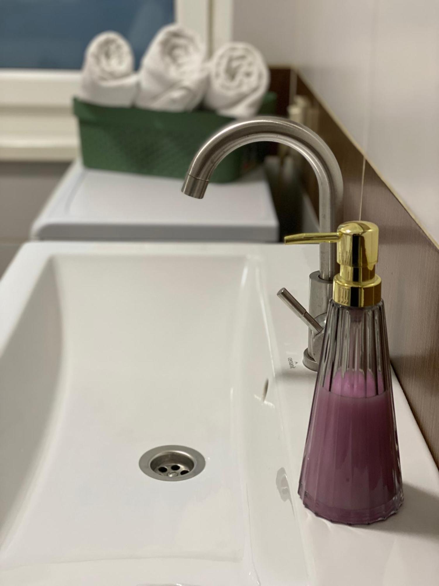 Favorite Citi новобудова тц депот, жк атлант, жк водограй дуже чисто! Apartment *